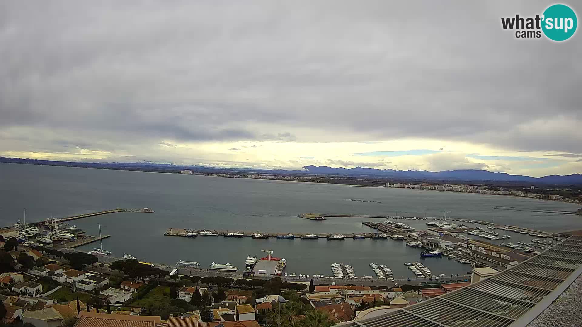 Roses – Ribiško pristanišče  in zaliv