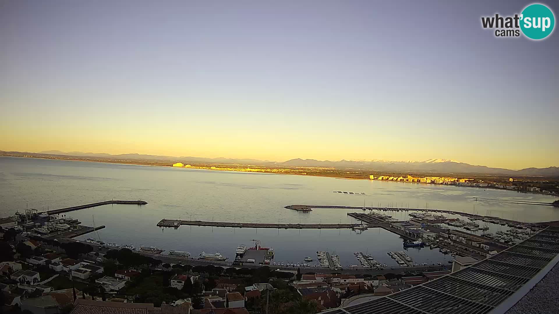 Livecam Hafen Roses –  Fischereihafen und die Bucht