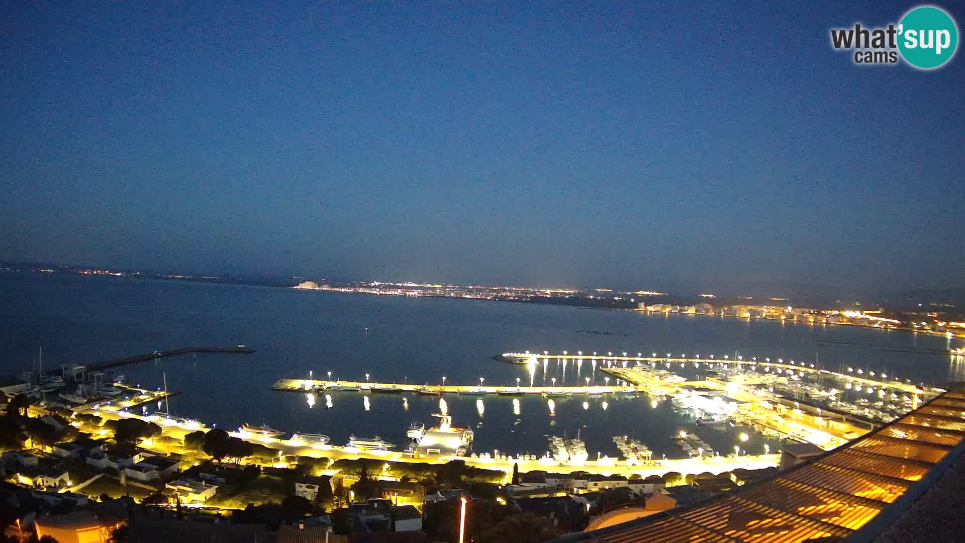 Livecam Hafen Roses –  Fischereihafen und die Bucht