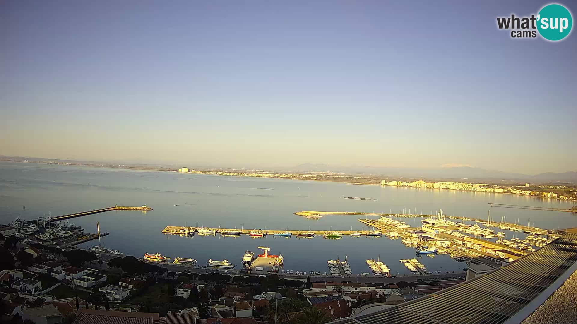 Livecam Hafen Roses –  Fischereihafen und die Bucht