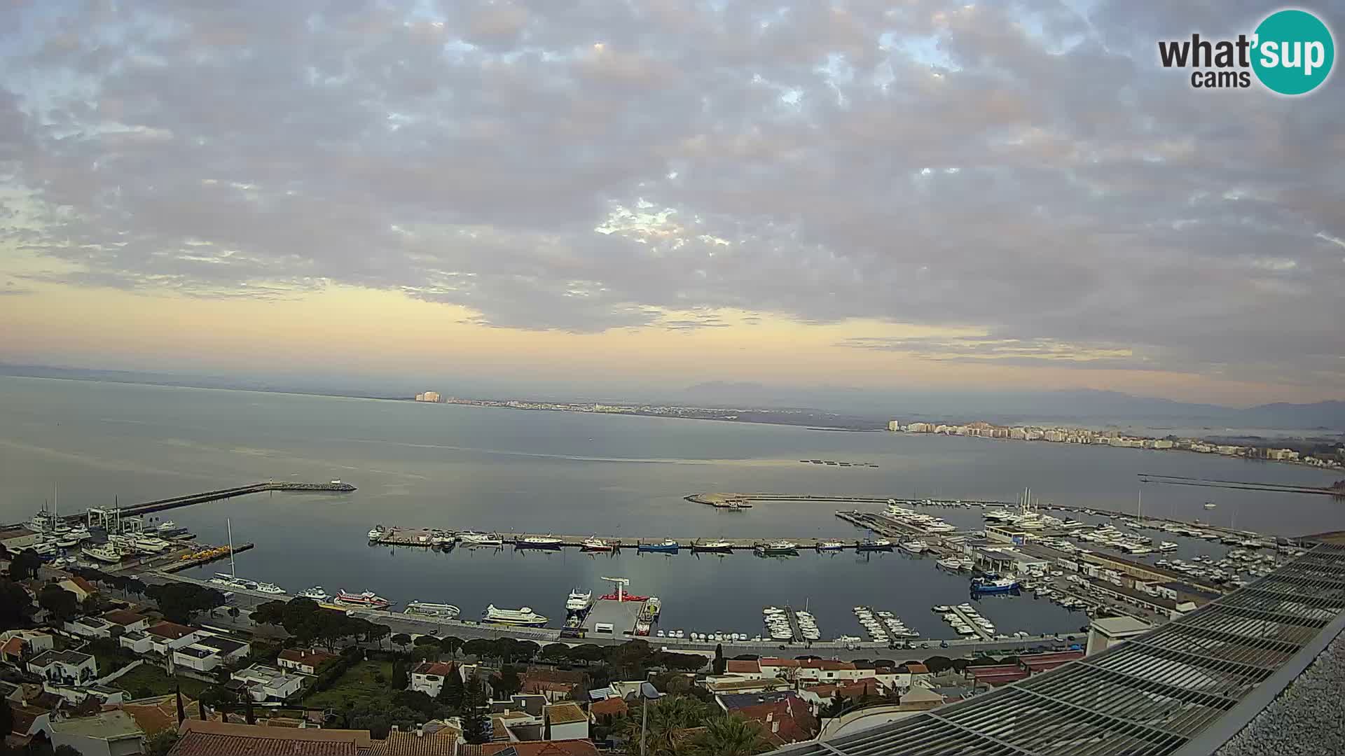 Livecam Hafen Roses –  Fischereihafen und die Bucht