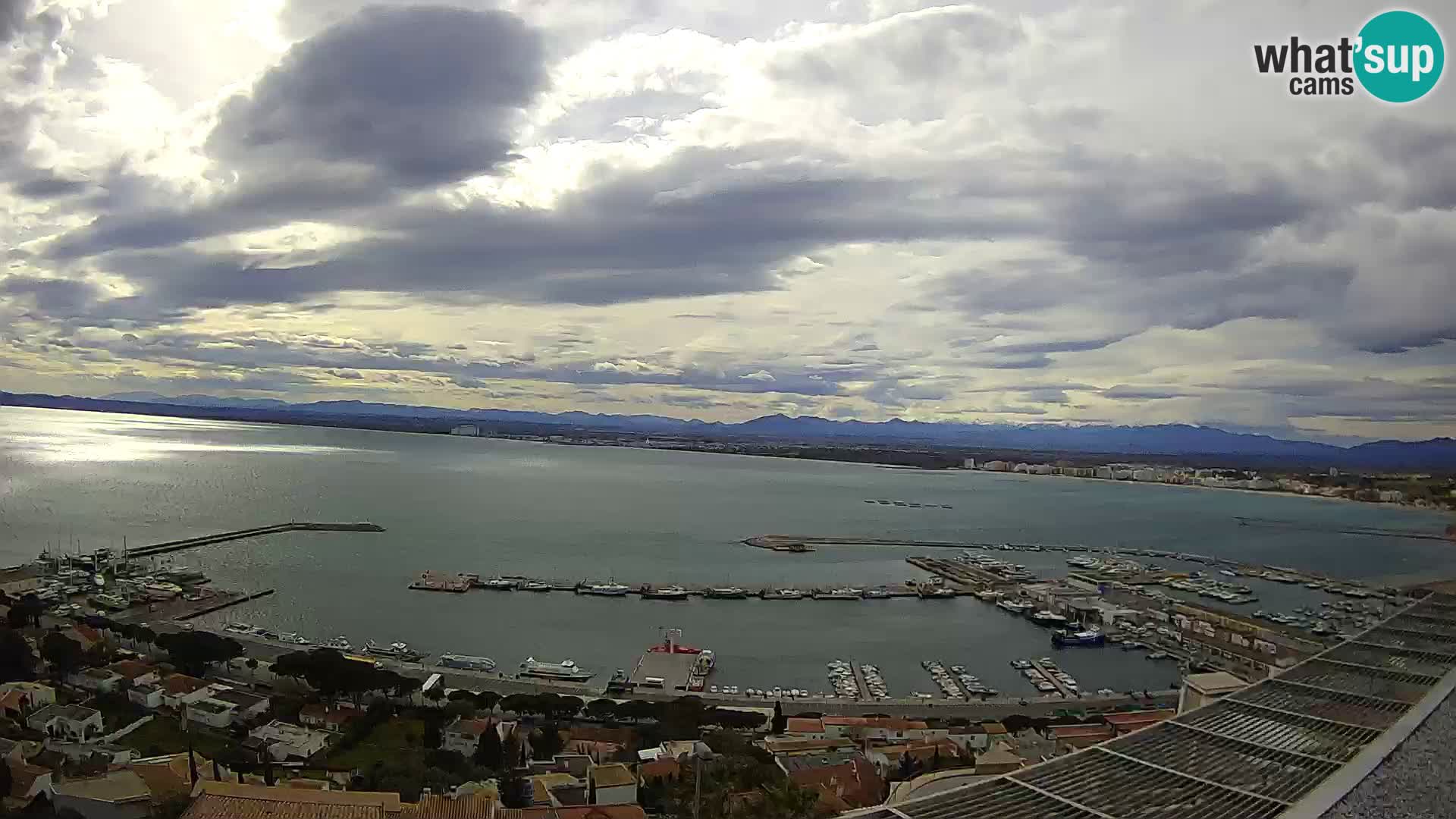 Livecam Hafen Roses –  Fischereihafen und die Bucht