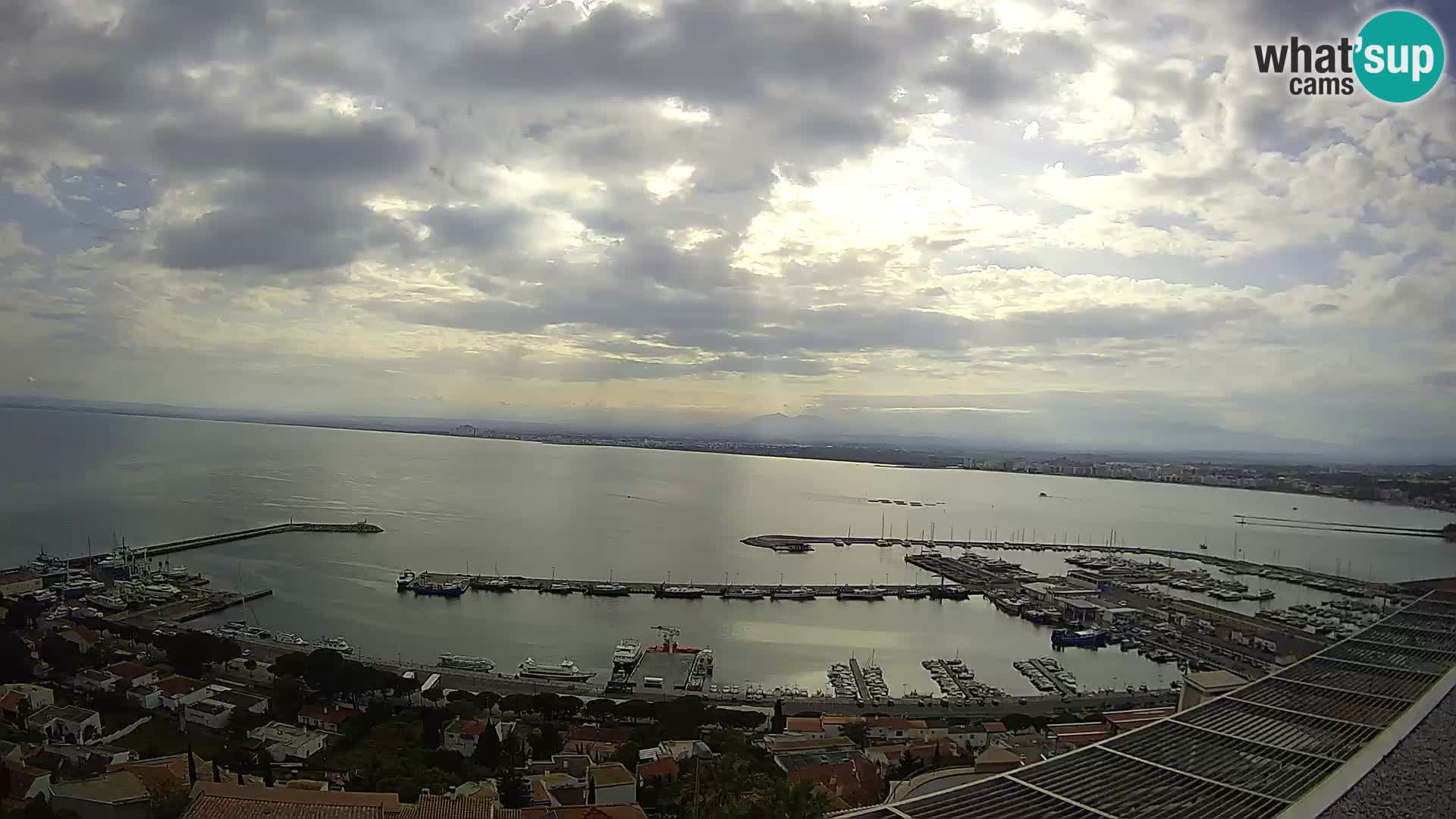 Livecam Hafen Roses –  Fischereihafen und die Bucht