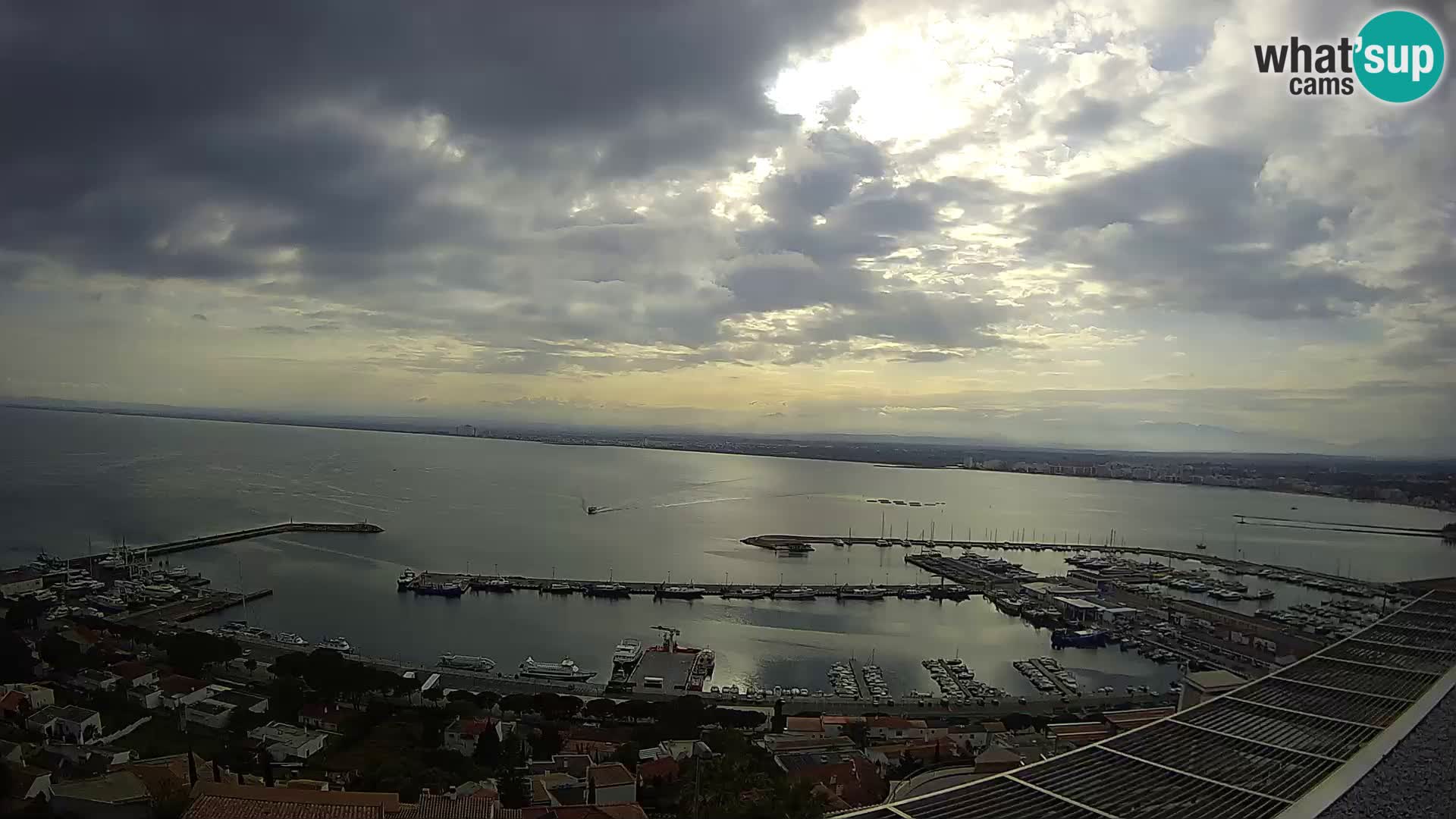 Livecam Hafen Roses –  Fischereihafen und die Bucht