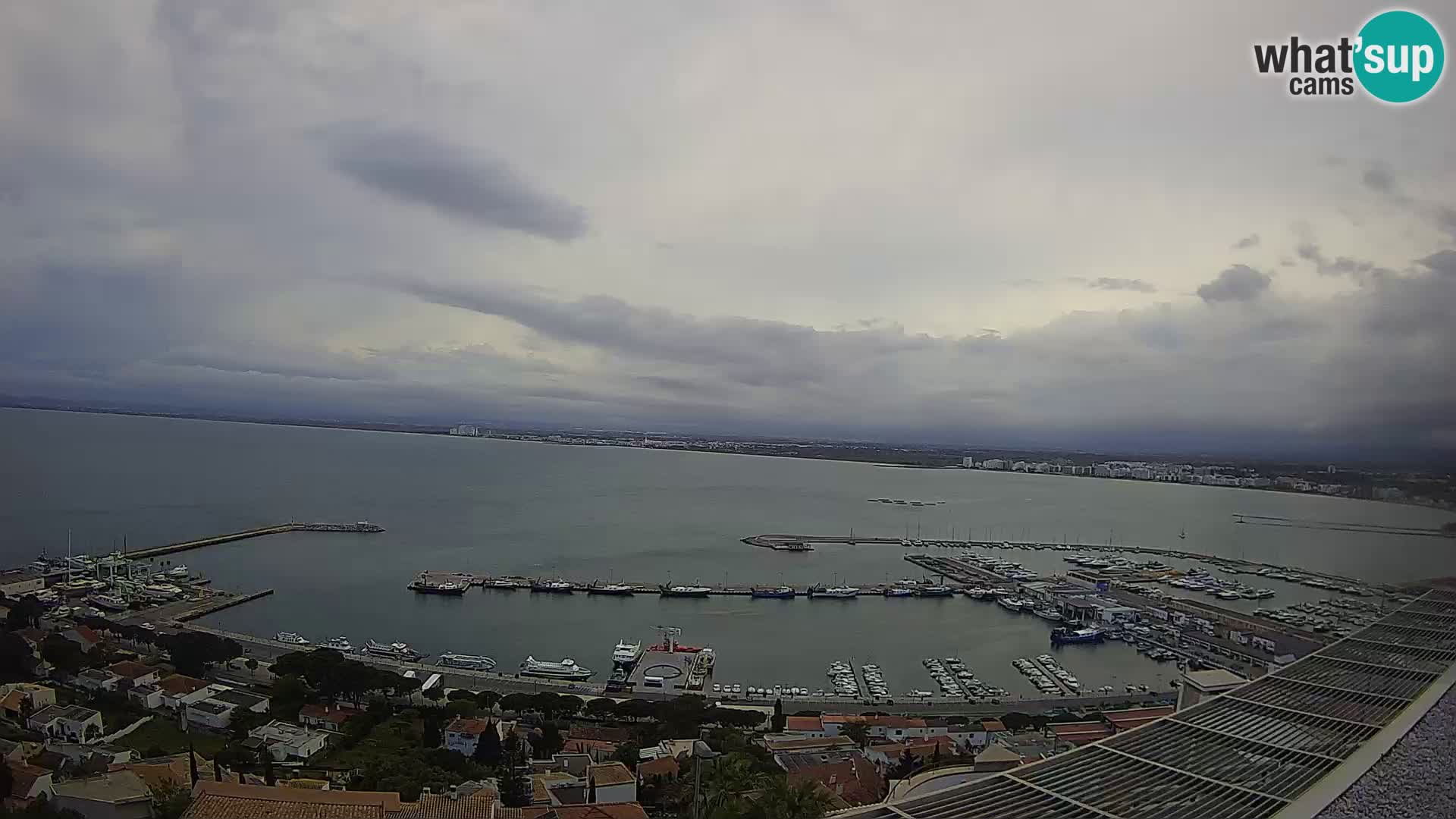 Livecam Hafen Roses –  Fischereihafen und die Bucht