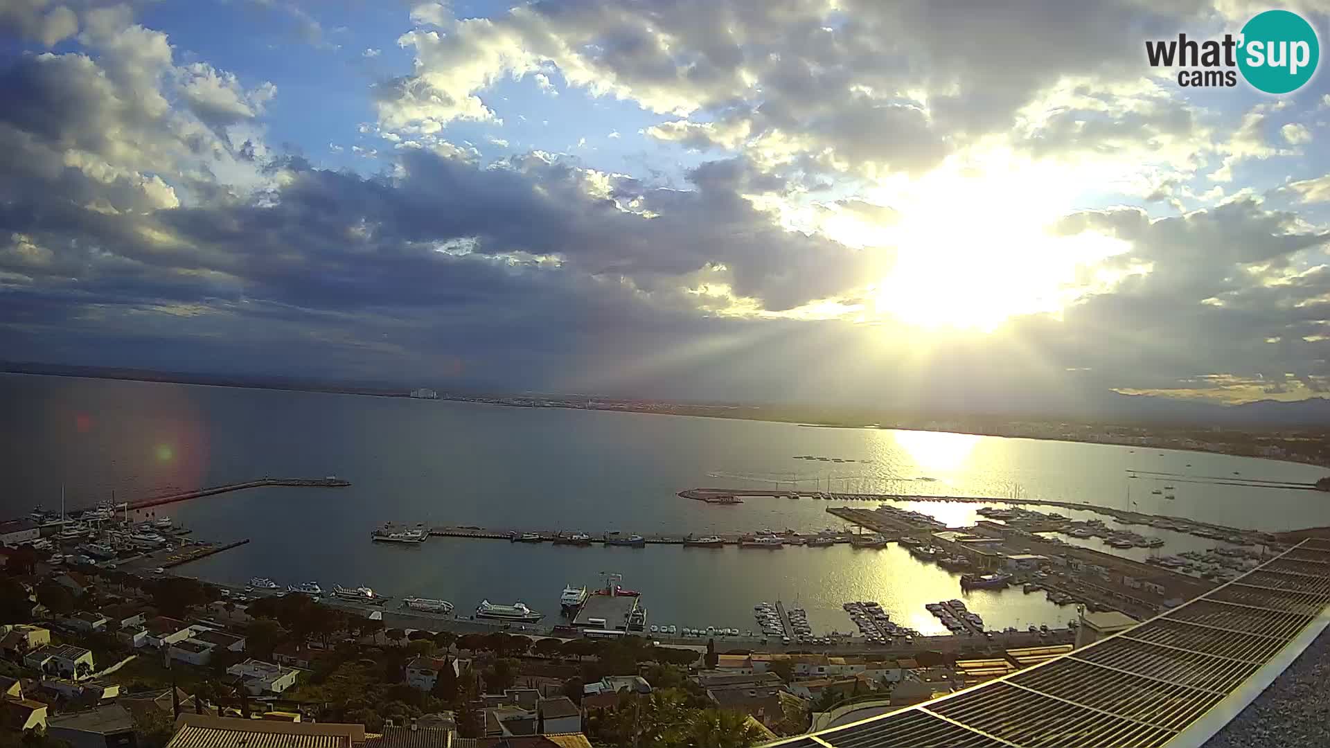 Livecam Hafen Roses –  Fischereihafen und die Bucht