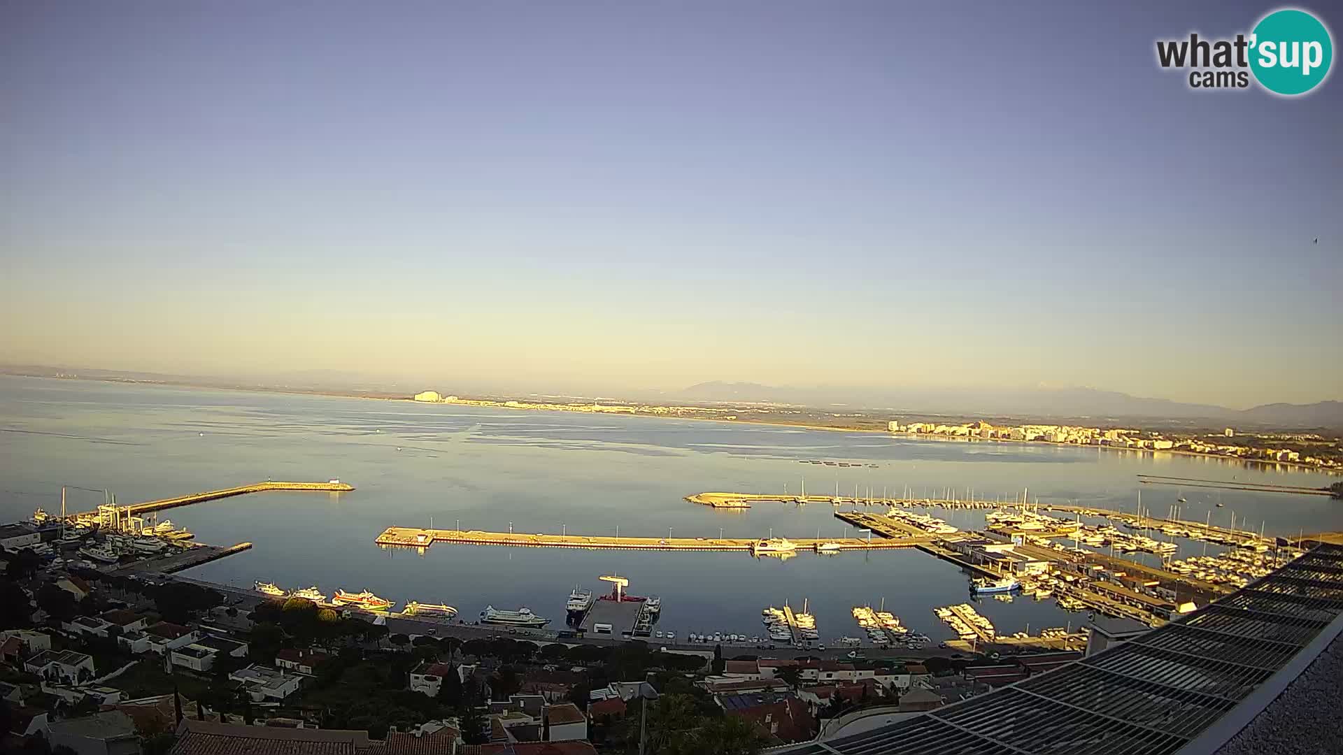 Livecam Hafen Roses –  Fischereihafen und die Bucht