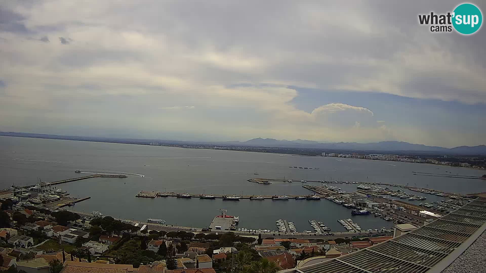 Roses – Puerto pesquero  y la bahía de Roses