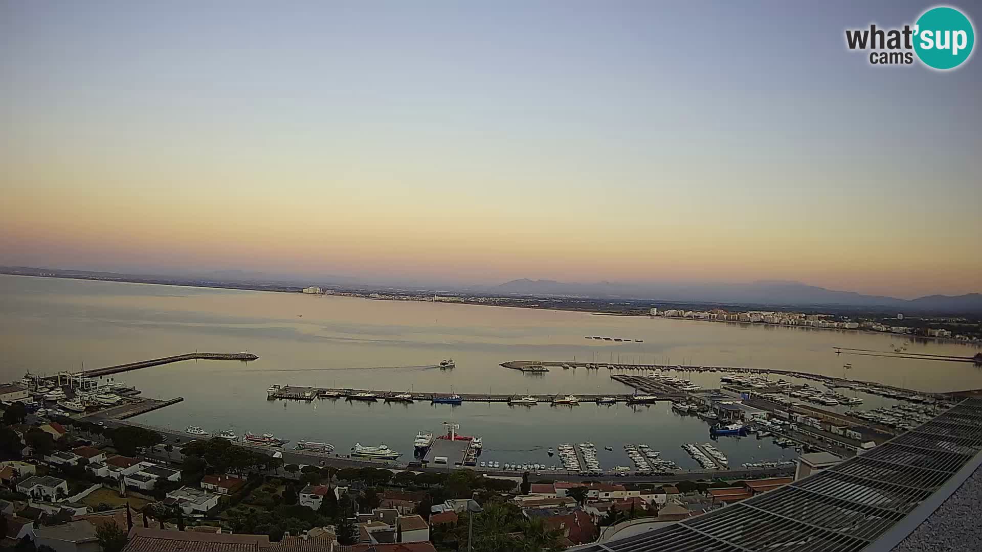 Roses – Puerto pesquero  y la bahía de Roses