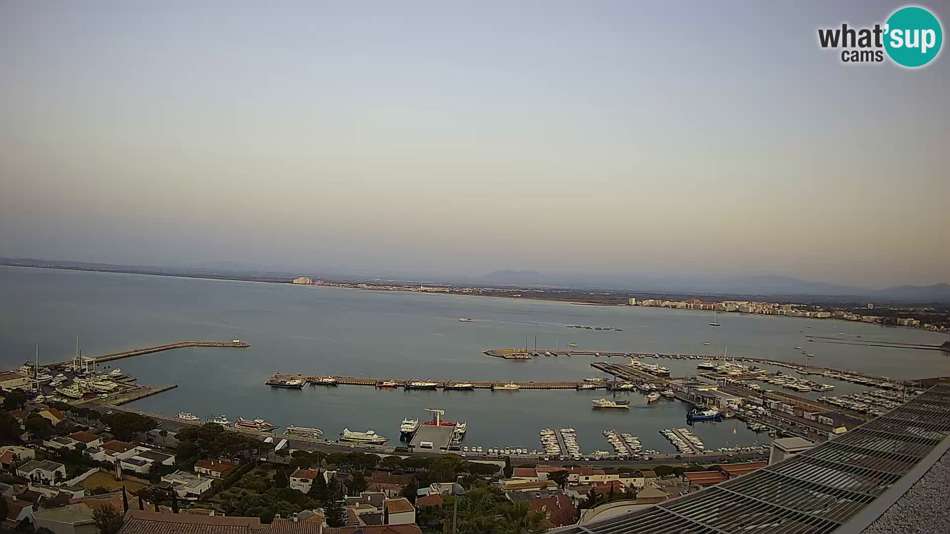 Livecam Hafen Roses –  Fischereihafen und die Bucht
