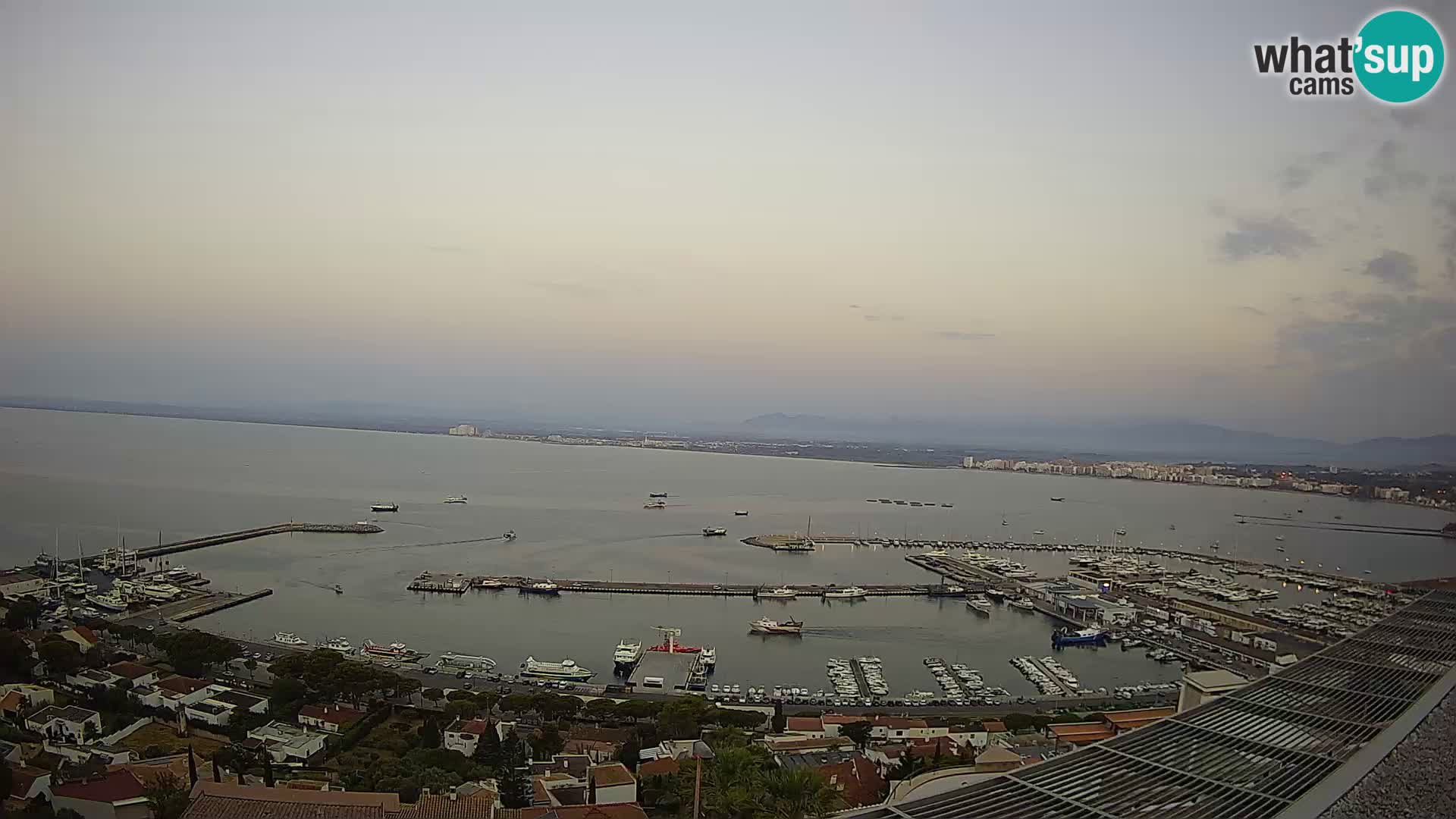 Livecam Hafen Roses –  Fischereihafen und die Bucht
