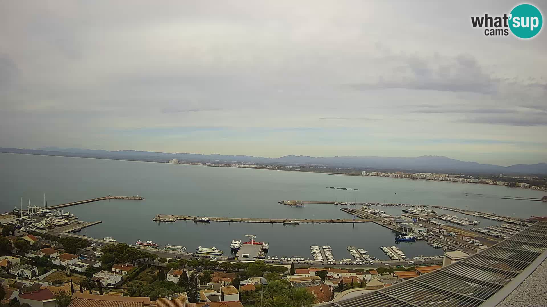 Livecam Hafen Roses –  Fischereihafen und die Bucht