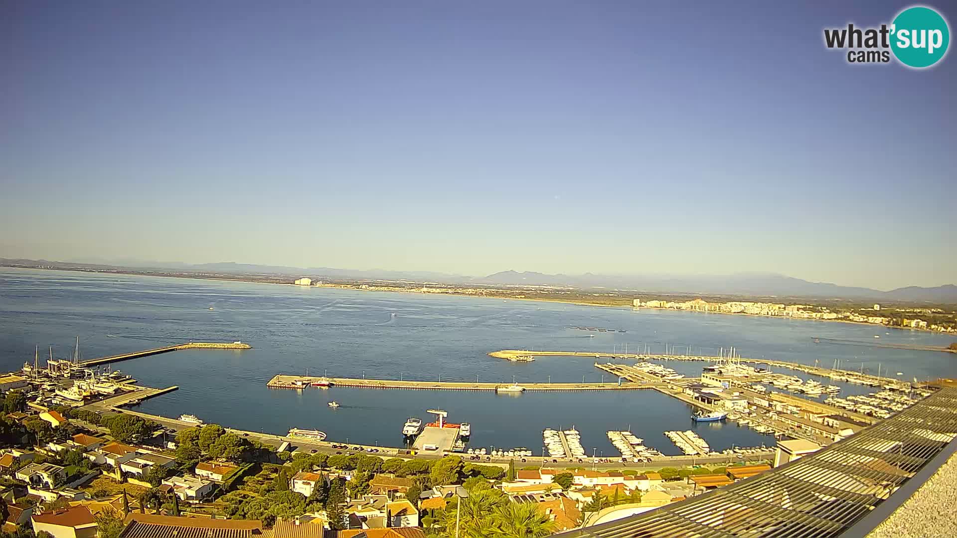 Livecam Hafen Roses –  Fischereihafen und die Bucht