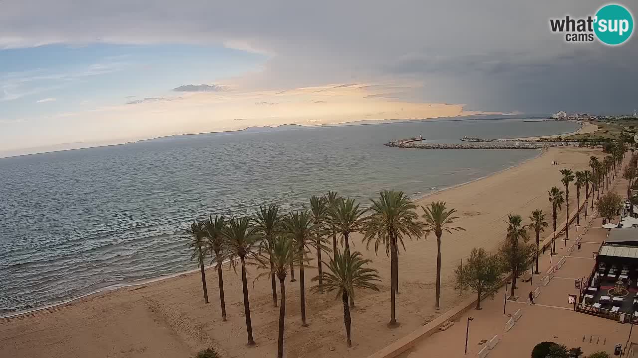 Kamera v Živo Roses plaža – pogled s hotela Montecarlo