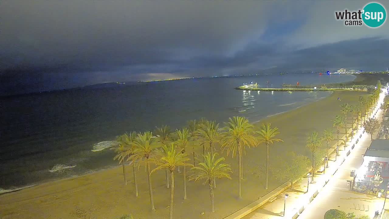 Kamera v Živo Roses plaža – pogled s hotela Montecarlo