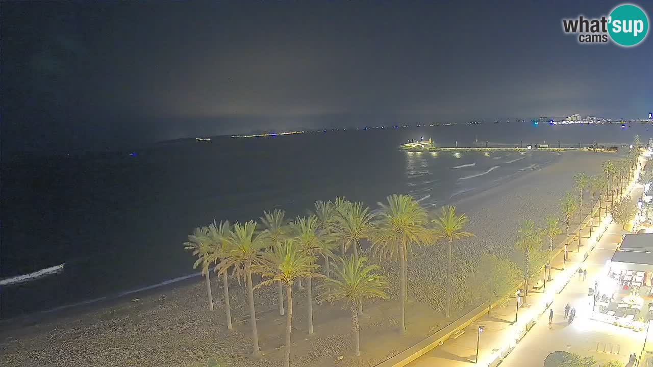 Kamera v Živo Roses plaža – pogled s hotela Montecarlo