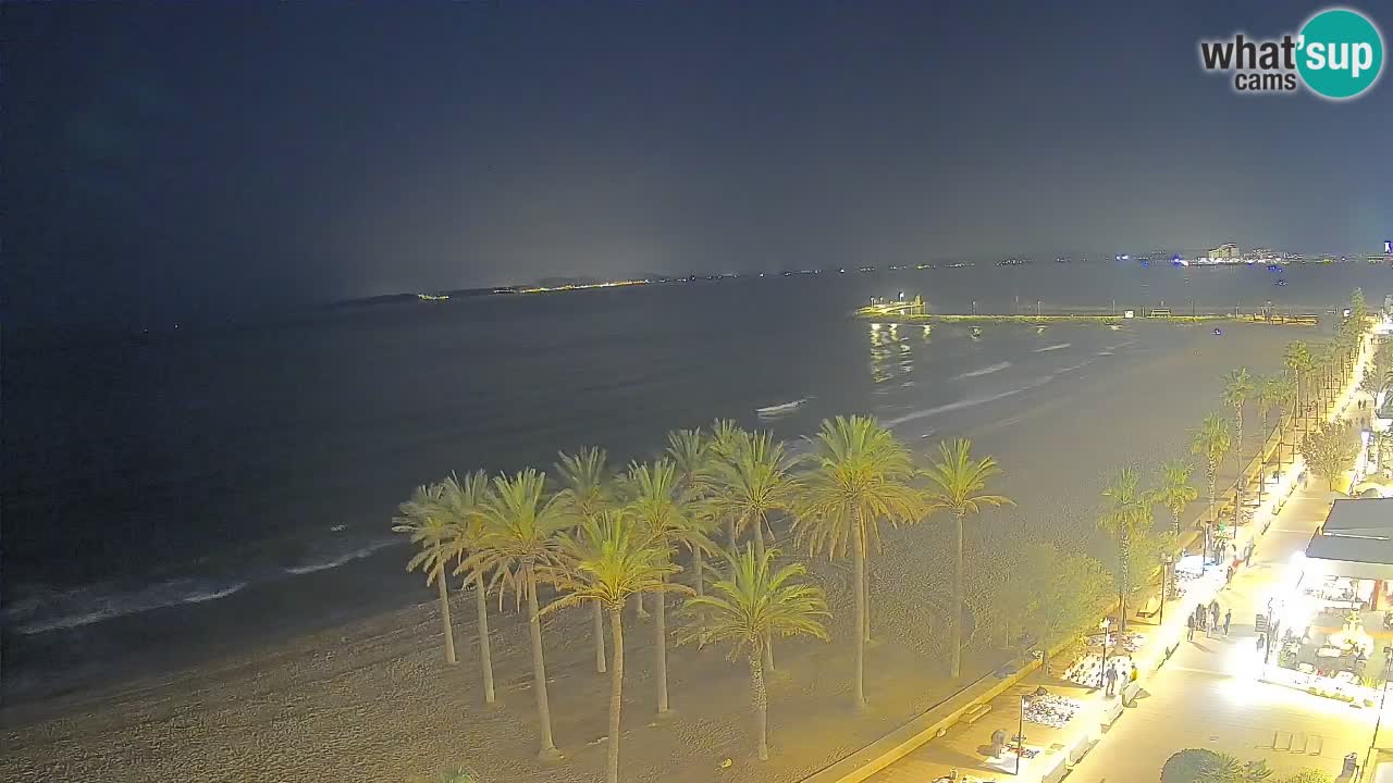 Kamera v Živo Roses plaža – pogled s hotela Montecarlo