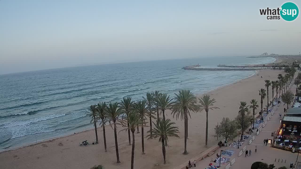 Kamera v Živo Roses plaža – pogled s hotela Montecarlo