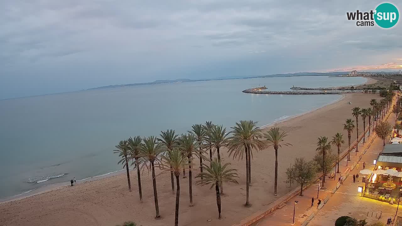 Kamera v Živo Roses plaža – pogled s hotela Montecarlo