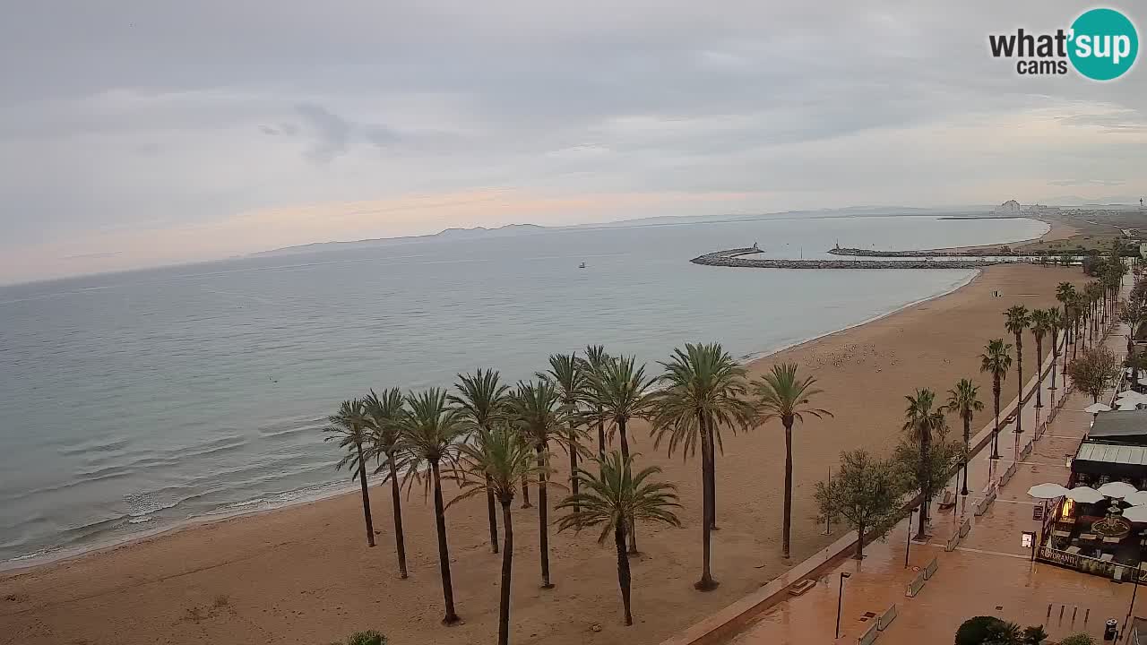 Kamera v Živo Roses plaža – pogled s hotela Montecarlo