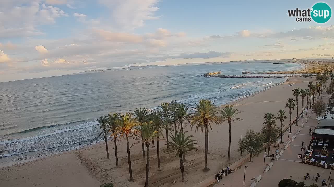 Kamera v Živo Roses plaža – pogled s hotela Montecarlo