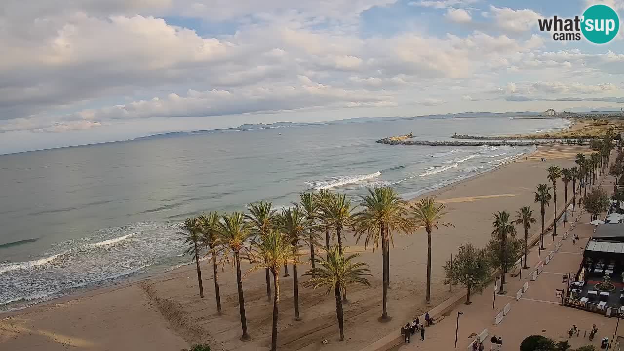 Kamera v Živo Roses plaža – pogled s hotela Montecarlo