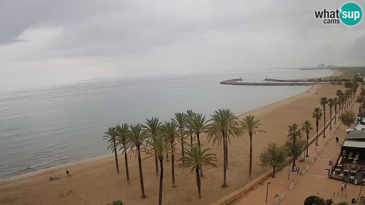 Kamera v Živo Roses plaža – pogled s hotela Montecarlo