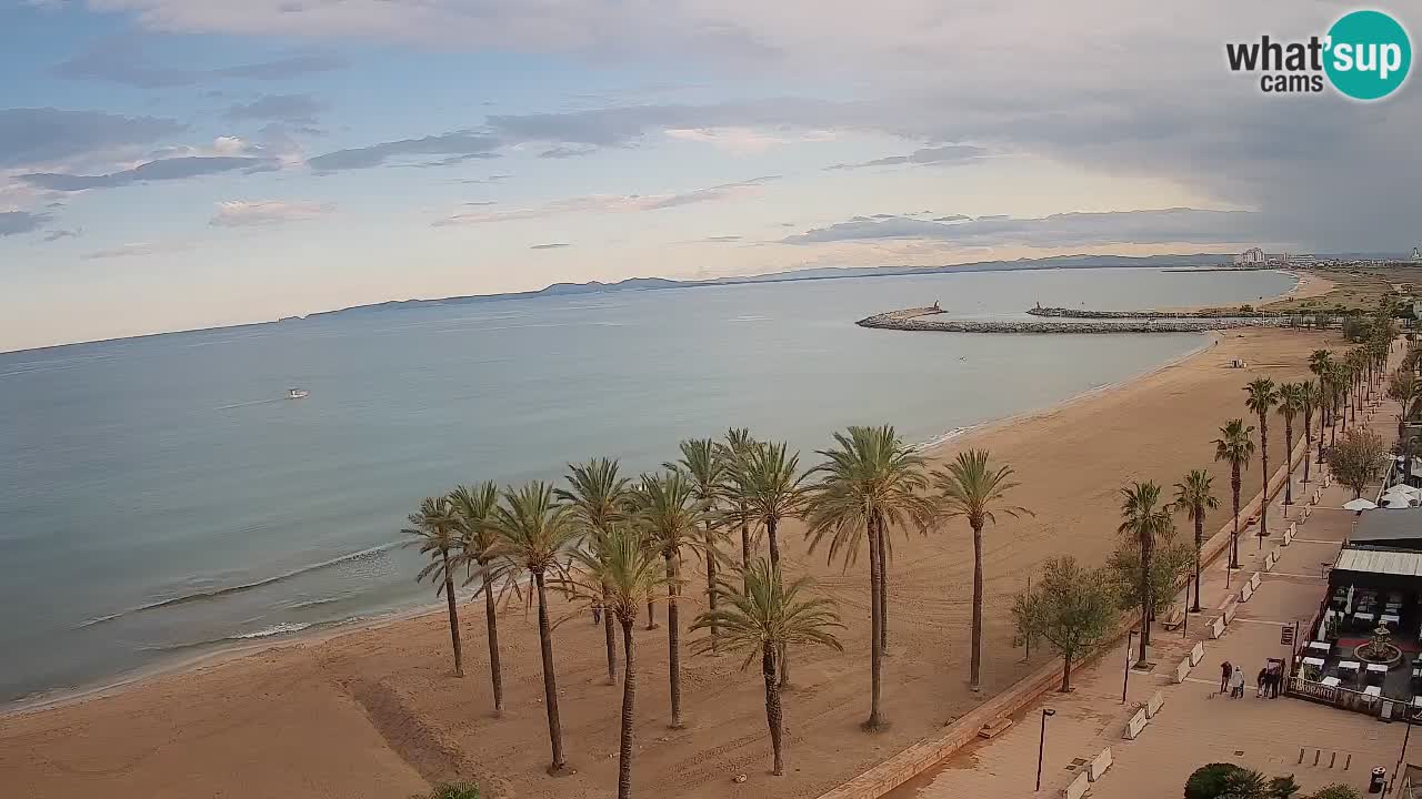 Kamera v Živo Roses plaža – pogled s hotela Montecarlo