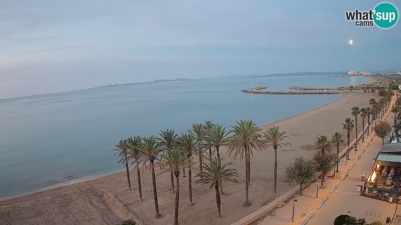 Kamera v Živo Roses plaža – pogled s hotela Montecarlo