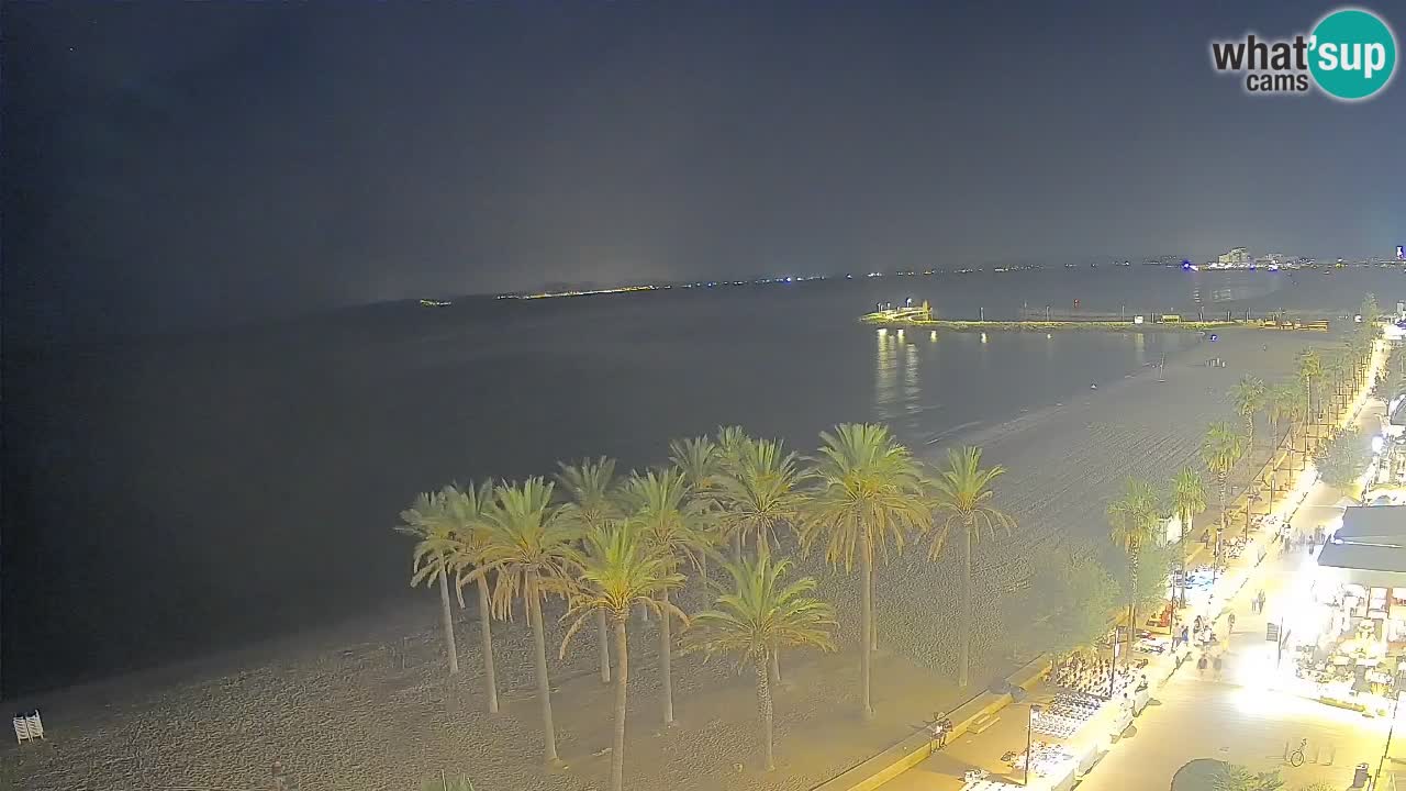 Kamera v Živo Roses plaža – pogled s hotela Montecarlo