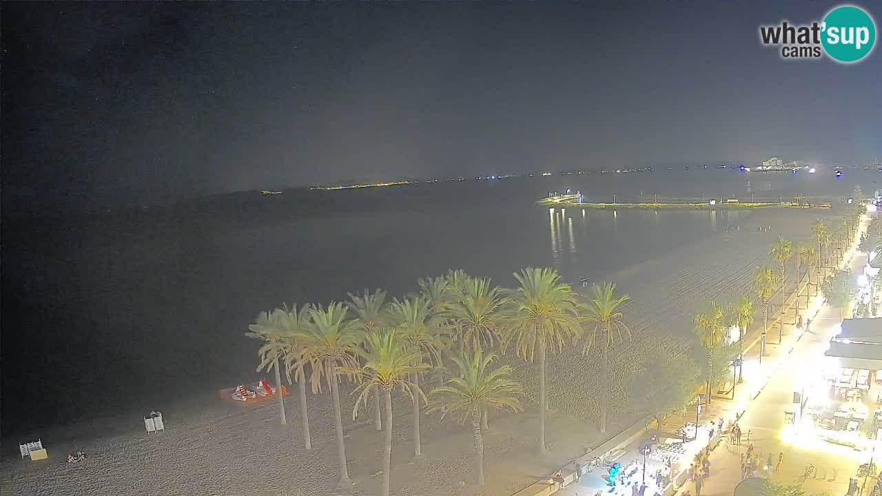 Kamera v Živo Roses plaža – pogled s hotela Montecarlo