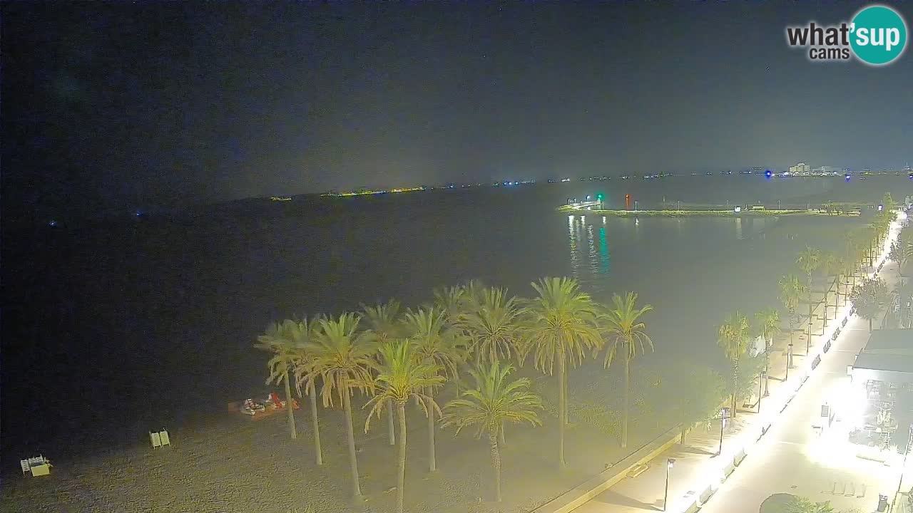 Kamera v Živo Roses plaža – pogled s hotela Montecarlo