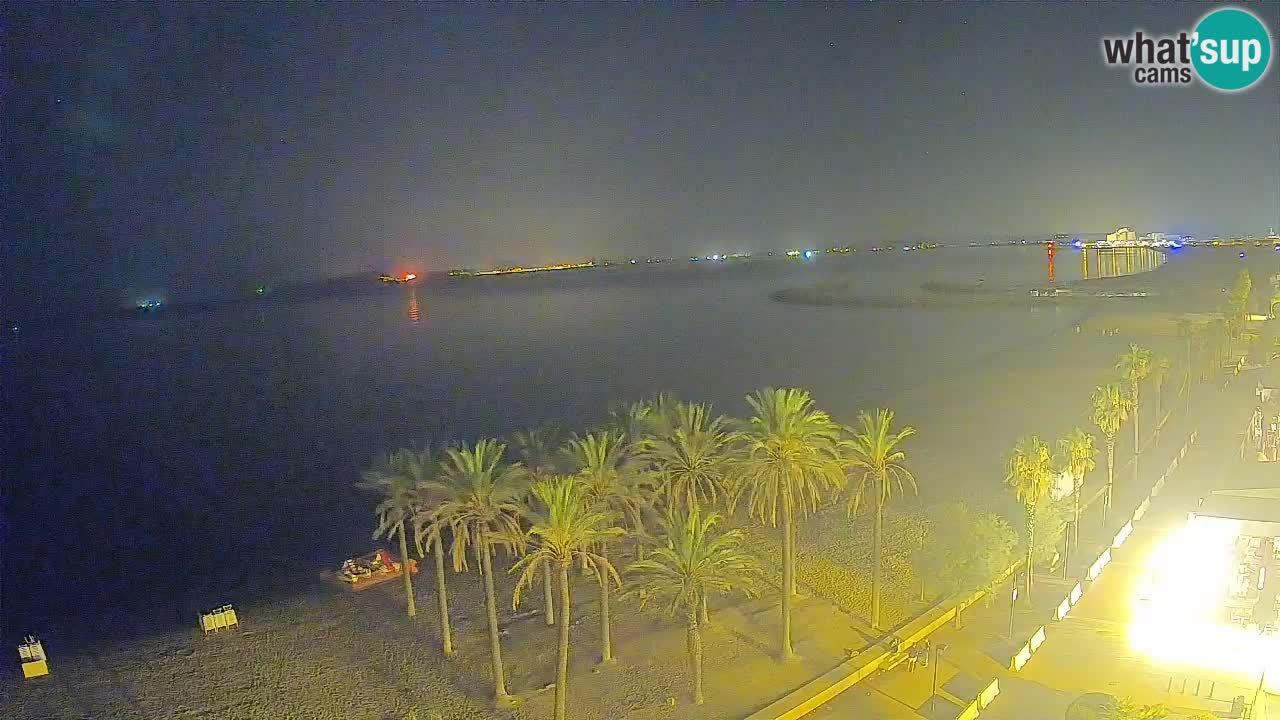 Kamera v Živo Roses plaža – pogled s hotela Montecarlo