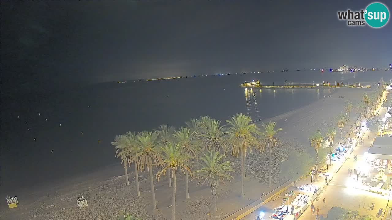 Kamera v Živo Roses plaža – pogled s hotela Montecarlo