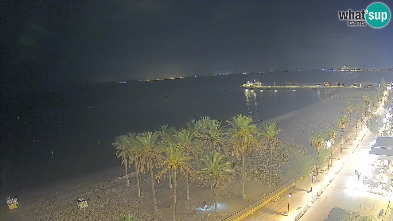 Kamera v Živo Roses plaža – pogled s hotela Montecarlo