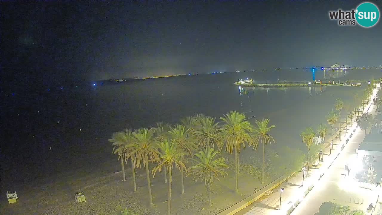 Kamera v Živo Roses plaža – pogled s hotela Montecarlo