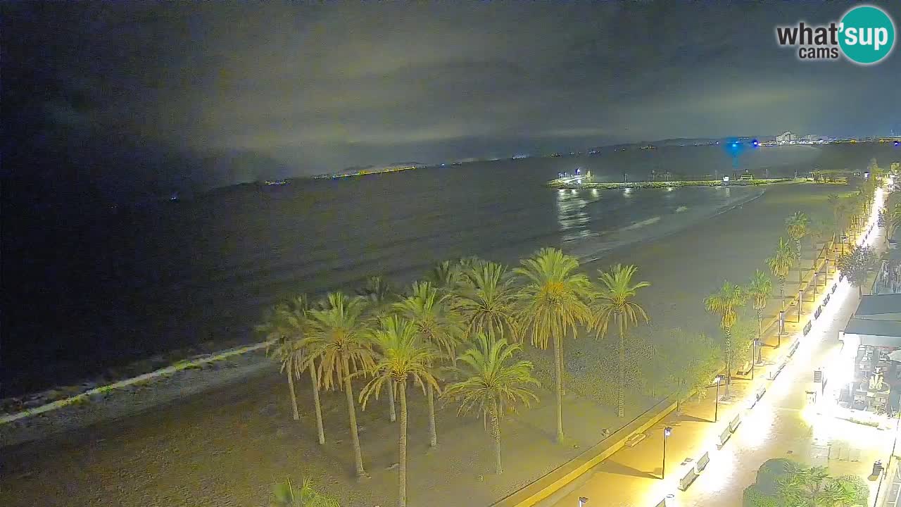 Kamera v Živo Roses plaža – pogled s hotela Montecarlo