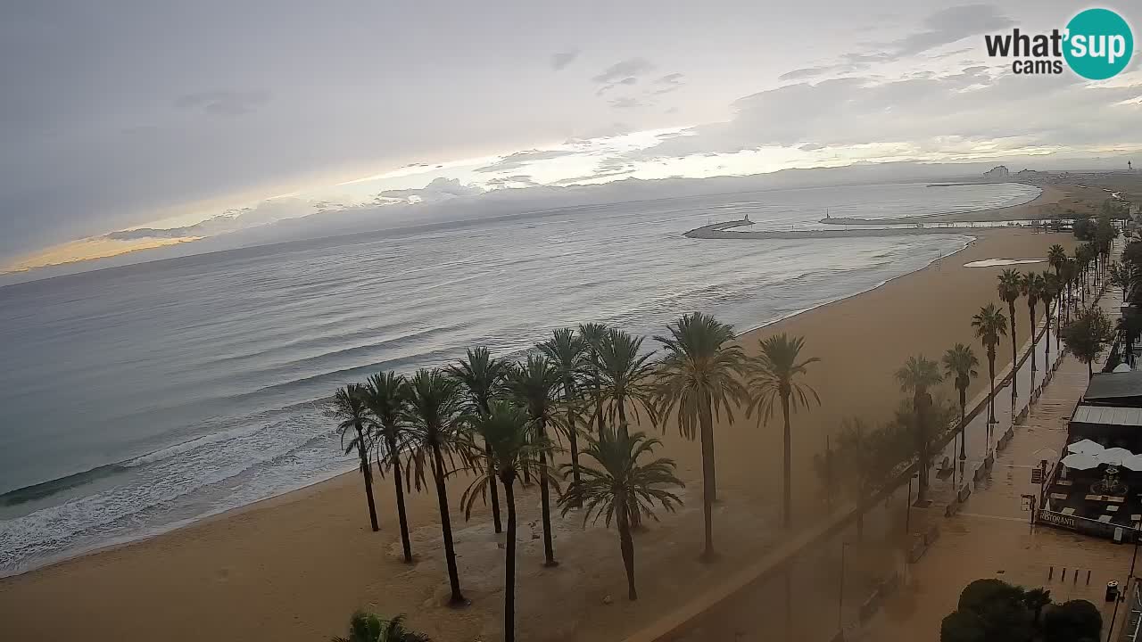 Kamera v Živo Roses plaža – pogled s hotela Montecarlo