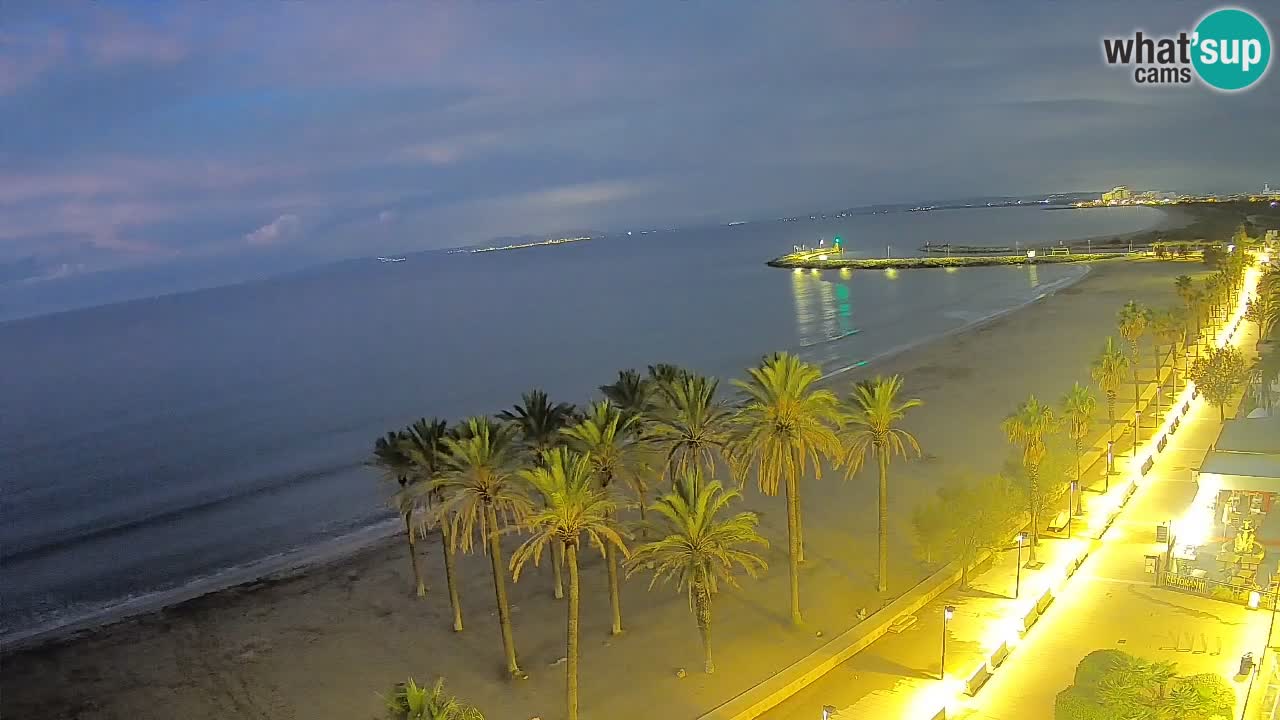 Kamera v Živo Roses plaža – pogled s hotela Montecarlo