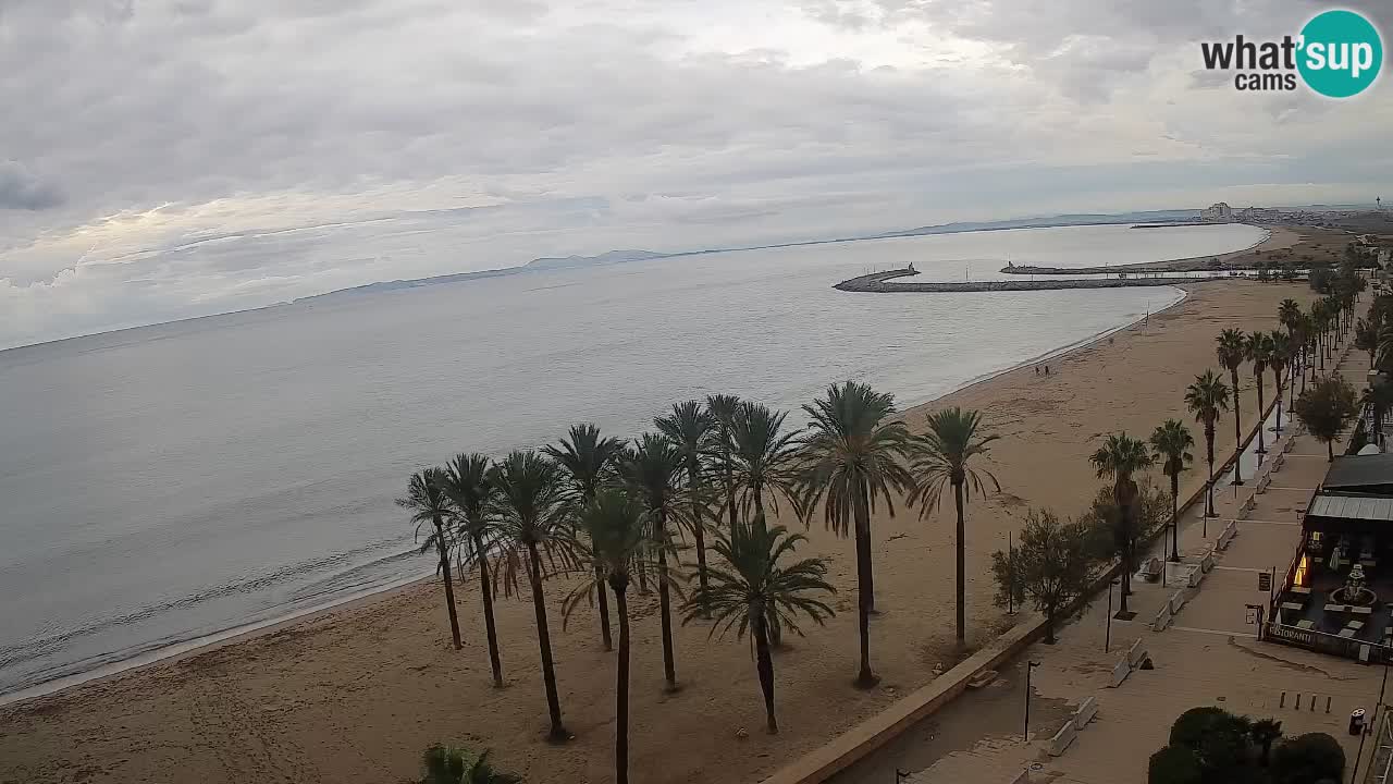 Kamera v Živo Roses plaža – pogled s hotela Montecarlo