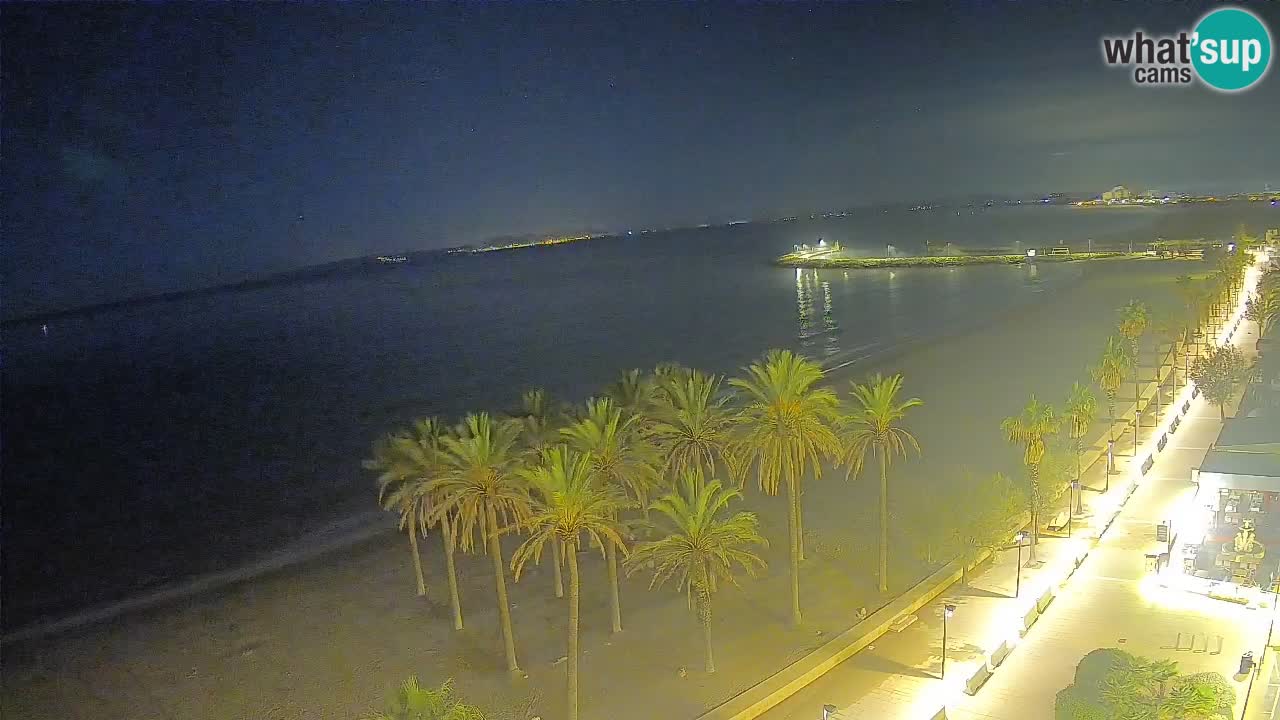 Kamera v Živo Roses plaža – pogled s hotela Montecarlo