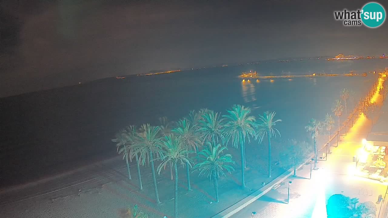 Kamera v Živo Roses plaža – pogled s hotela Montecarlo