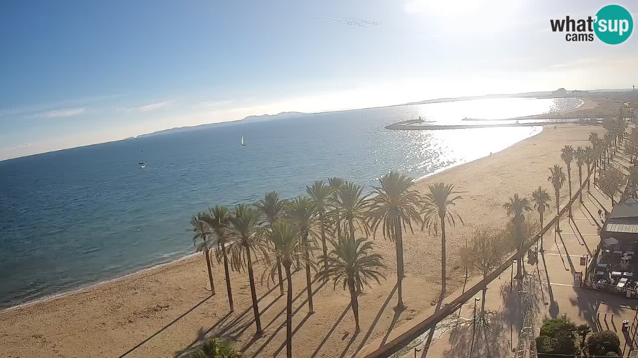 Kamera v Živo Roses plaža – pogled s hotela Montecarlo