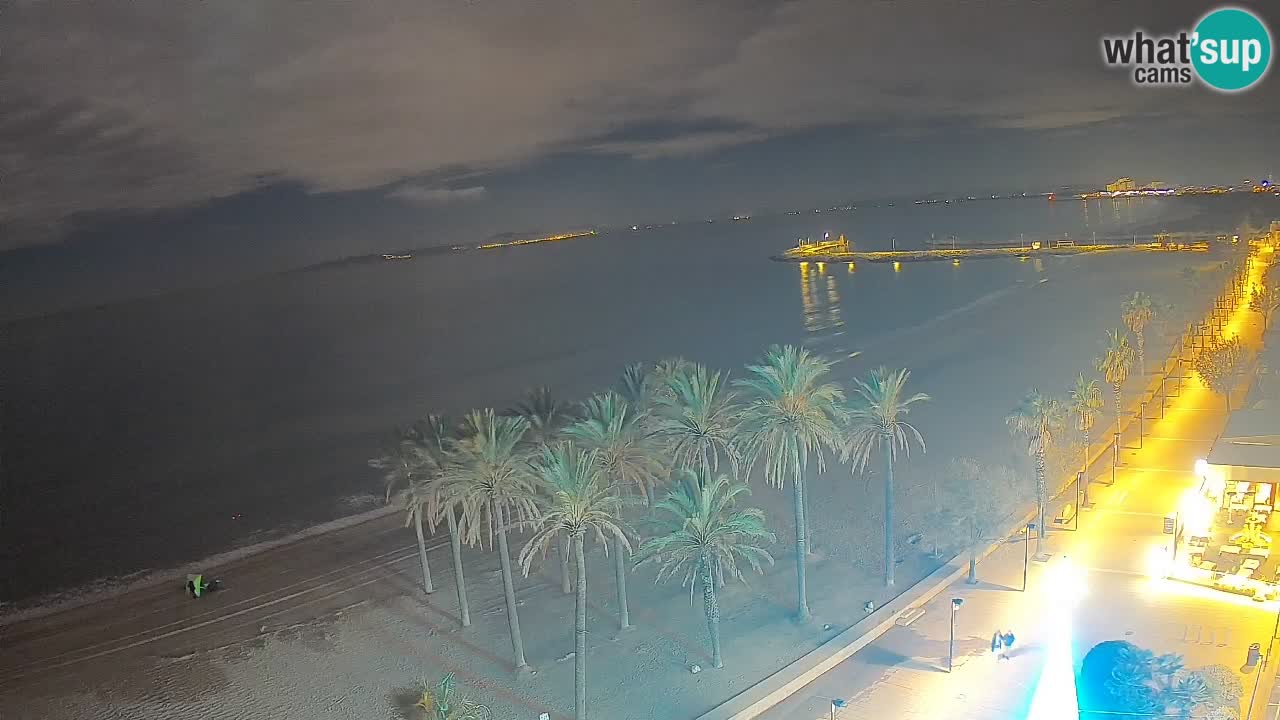 Kamera v Živo Roses plaža – pogled s hotela Montecarlo