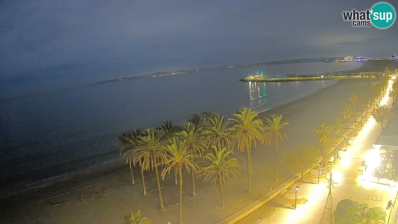 Kamera v Živo Roses plaža – pogled s hotela Montecarlo