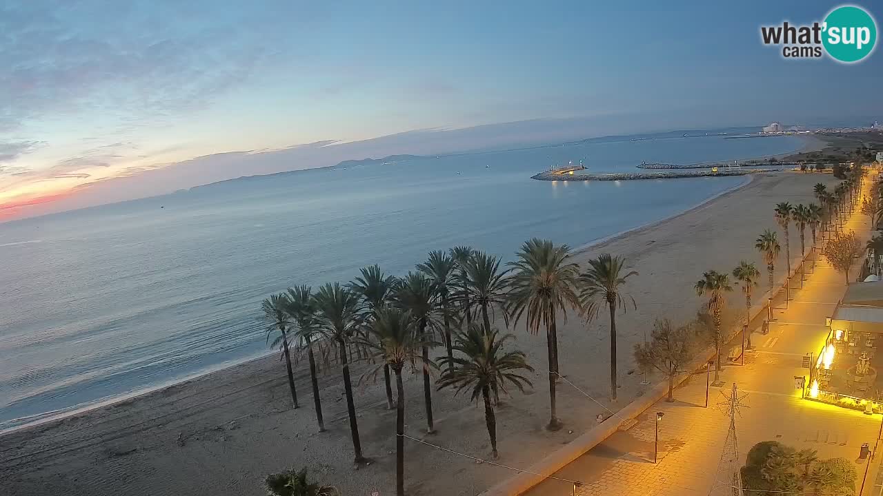 Kamera v Živo Roses plaža – pogled s hotela Montecarlo