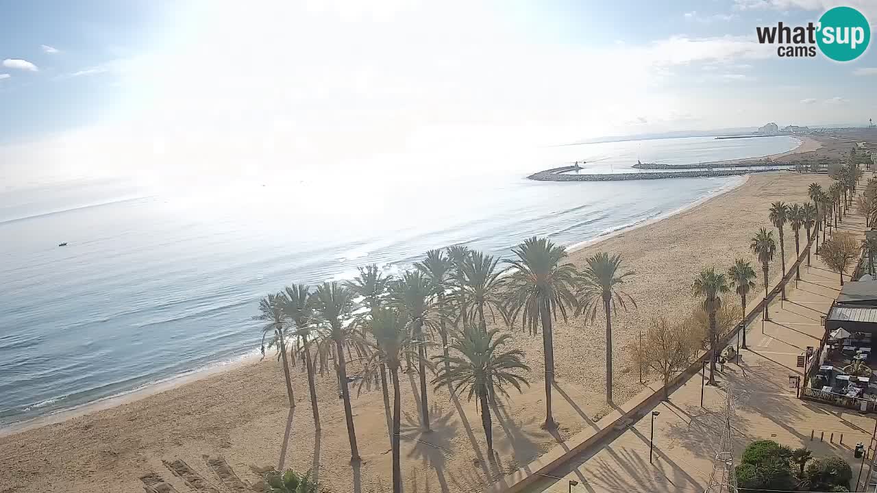 Kamera v Živo Roses plaža – pogled s hotela Montecarlo