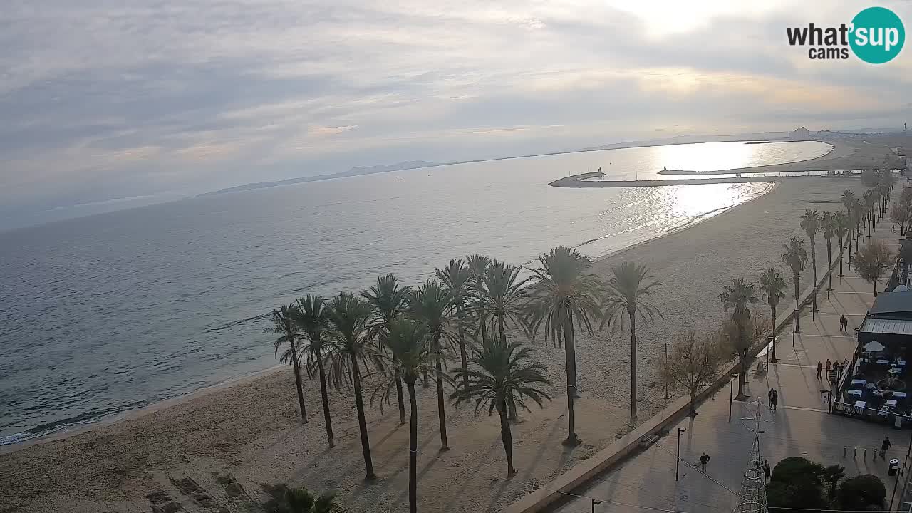 Kamera v Živo Roses plaža – pogled s hotela Montecarlo