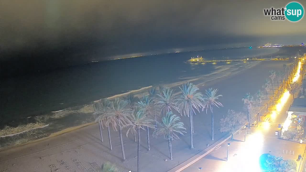 Kamera v Živo Roses plaža – pogled s hotela Montecarlo