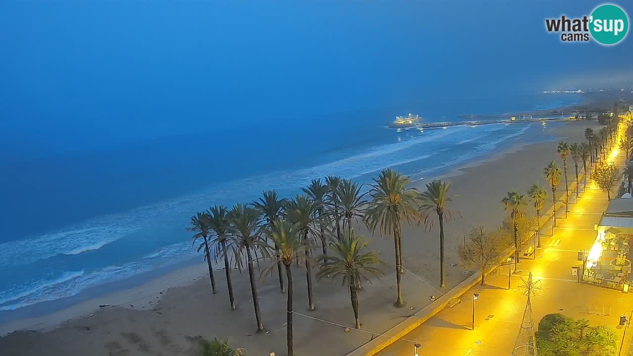 Kamera v Živo Roses plaža – pogled s hotela Montecarlo